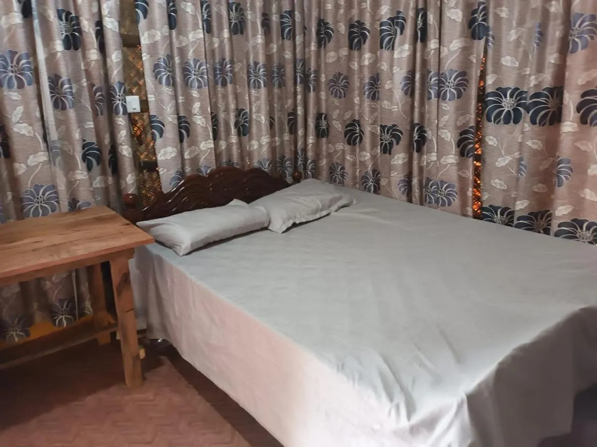 무나르 The Midnight Campers B&B 0*,